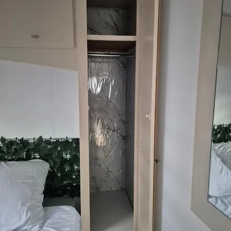 Mobil-home N 17 キャンプ場 *
