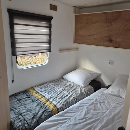 营地 Mobil-home N 17 *